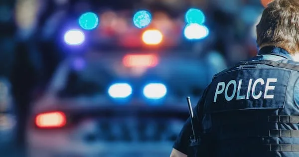 Un homme de New York inculpé après qu’une dashcam l’ait capturé en train d’organiser un accident
