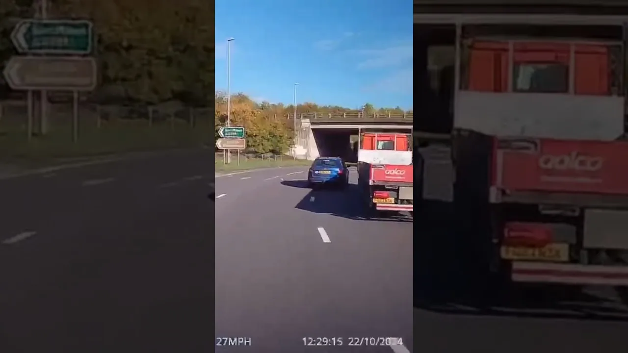 Utilisation terrible des voies au rond-point de Thickthorn #DashCam #UKDashCam #UKDrivers #UKRoads #Shorts