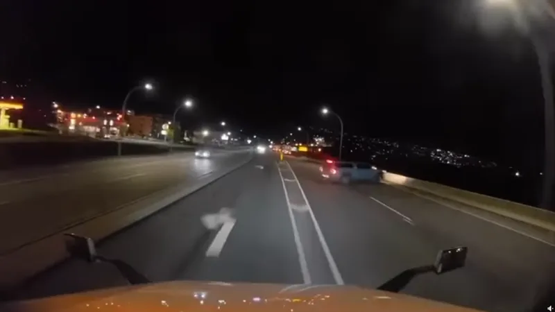 Un conducteur de semi-remorque à Valleyview fait un tour médian sauvage pour éviter un pick-up qui fait demi-tour | CFJC aujourd’hui Kamloops