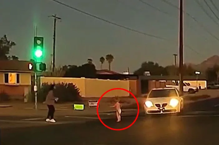 L'incident a eu lieu à une intersection très fréquentée juste à l'extérieur de Phoenix, en Arizona.