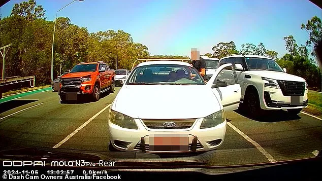 Des scènes choquantes alors qu’une bagarre sauvage de rage au volant est capturée sur une dashcam à Chandler, Brisbane