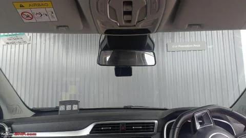 J’ai obtenu la dashcam accessoire officiel MG pour mon ZS EV : installation et coûts