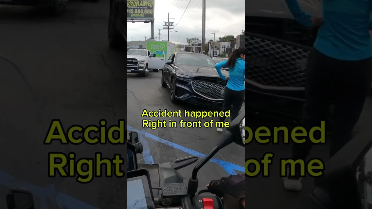 Who’s at fault? #caraccident #carcrash #dashcam