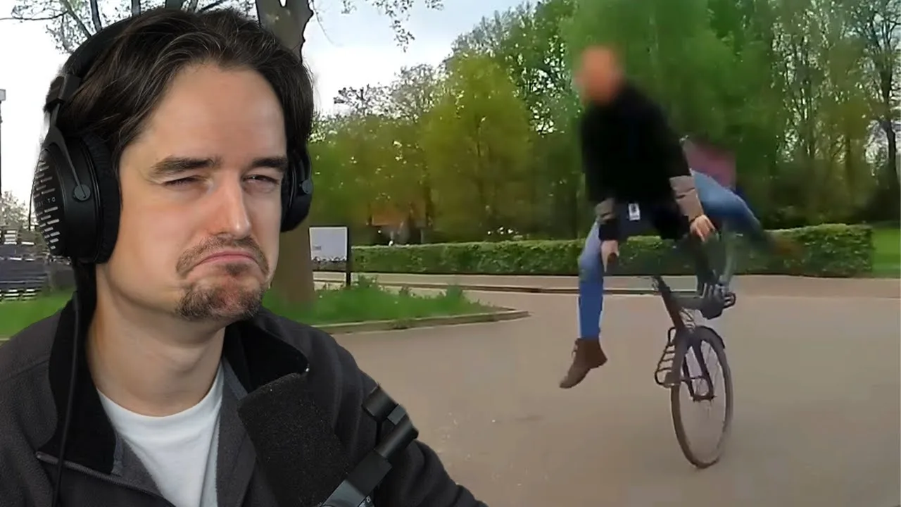 Un cycliste cascadeur montre des tours sur des Dashcams