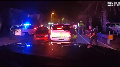 Une vidéo de publication de la police de St. Pete menant à une femme de 65 ans