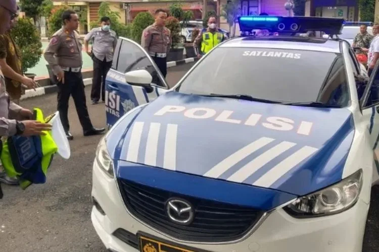 Le système électronique des forces de l'ordre (ETLE) continuera d'être améliorée. Cela est mis en évidence par la mise en œuvre de Ethle Mobile dans plusieurs régions. Comme le fait l'unité de circulation de la police de South Tangerang (South Tangerang).