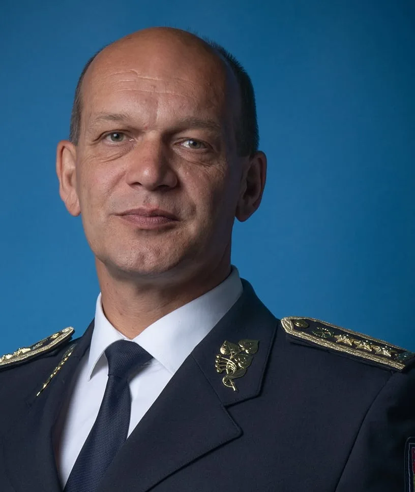 Tschechiens Polizeichef Martin Vondrášek (51). Seine Beamten wollen mit dem Schock-Video mehr Vorsicht im Verkehr erreichen