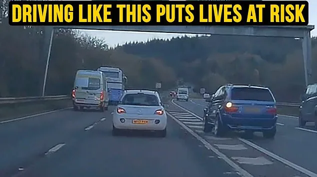 Cette voiture décide soudain de couper des voies pour sortir au dernier moment
