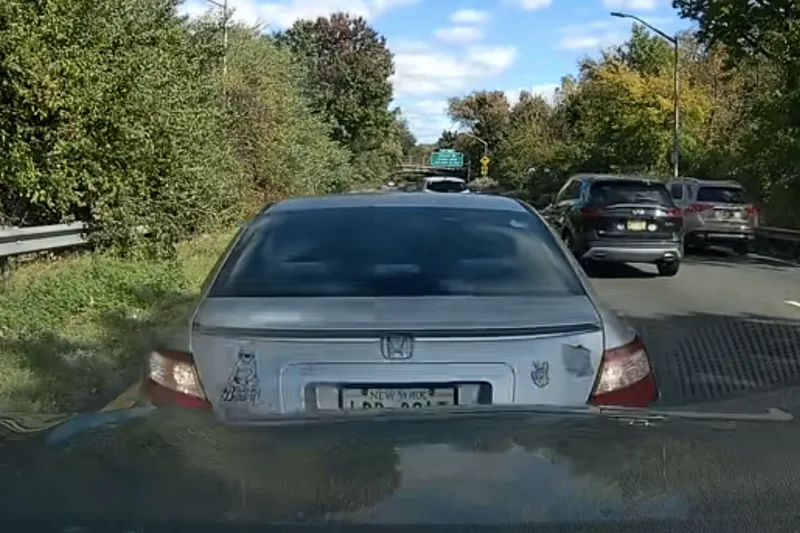 Un conducteur surpris en train de commettre une fraude à l'assurance sur une dashcam risque une peine de prison